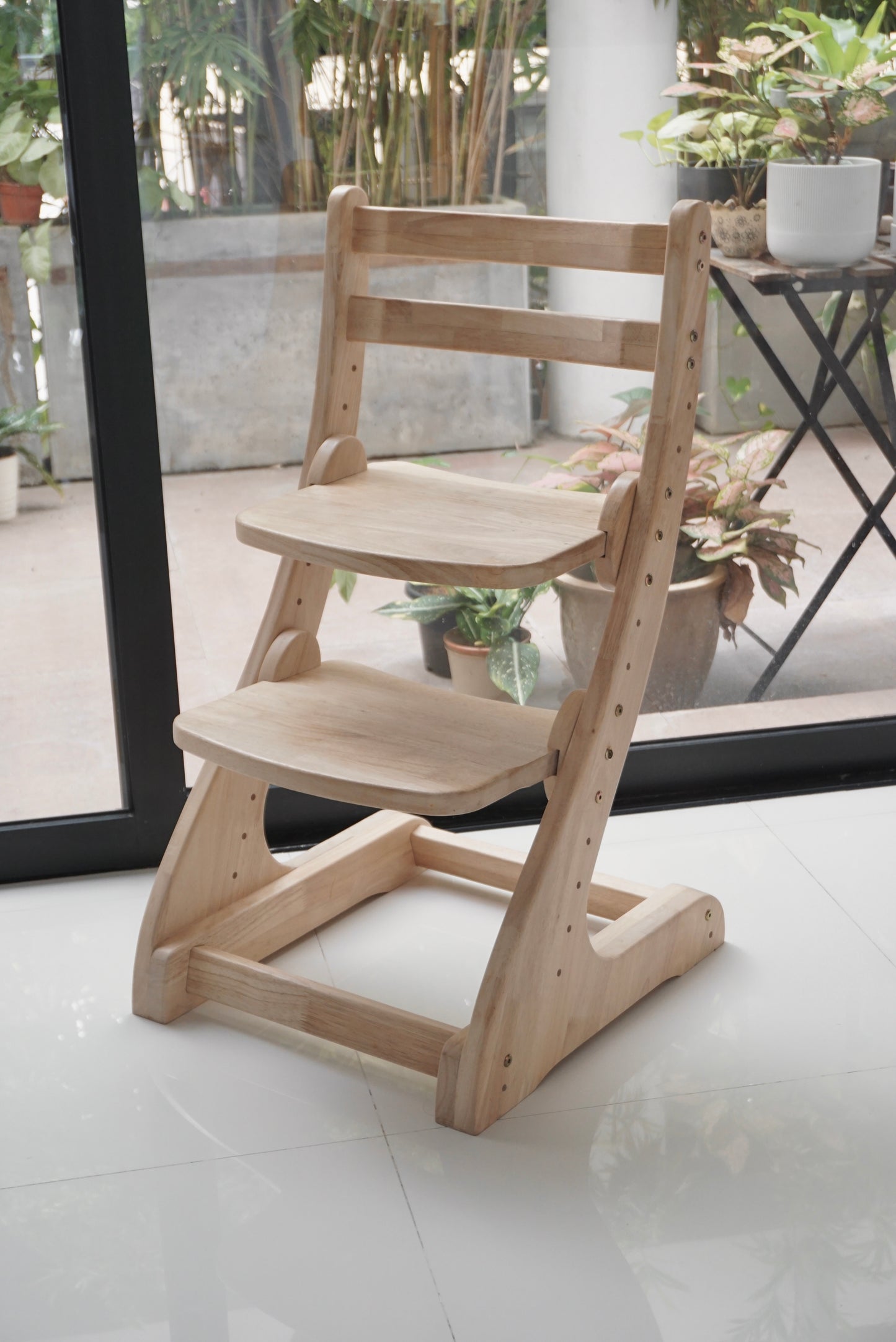 Santai High Chair