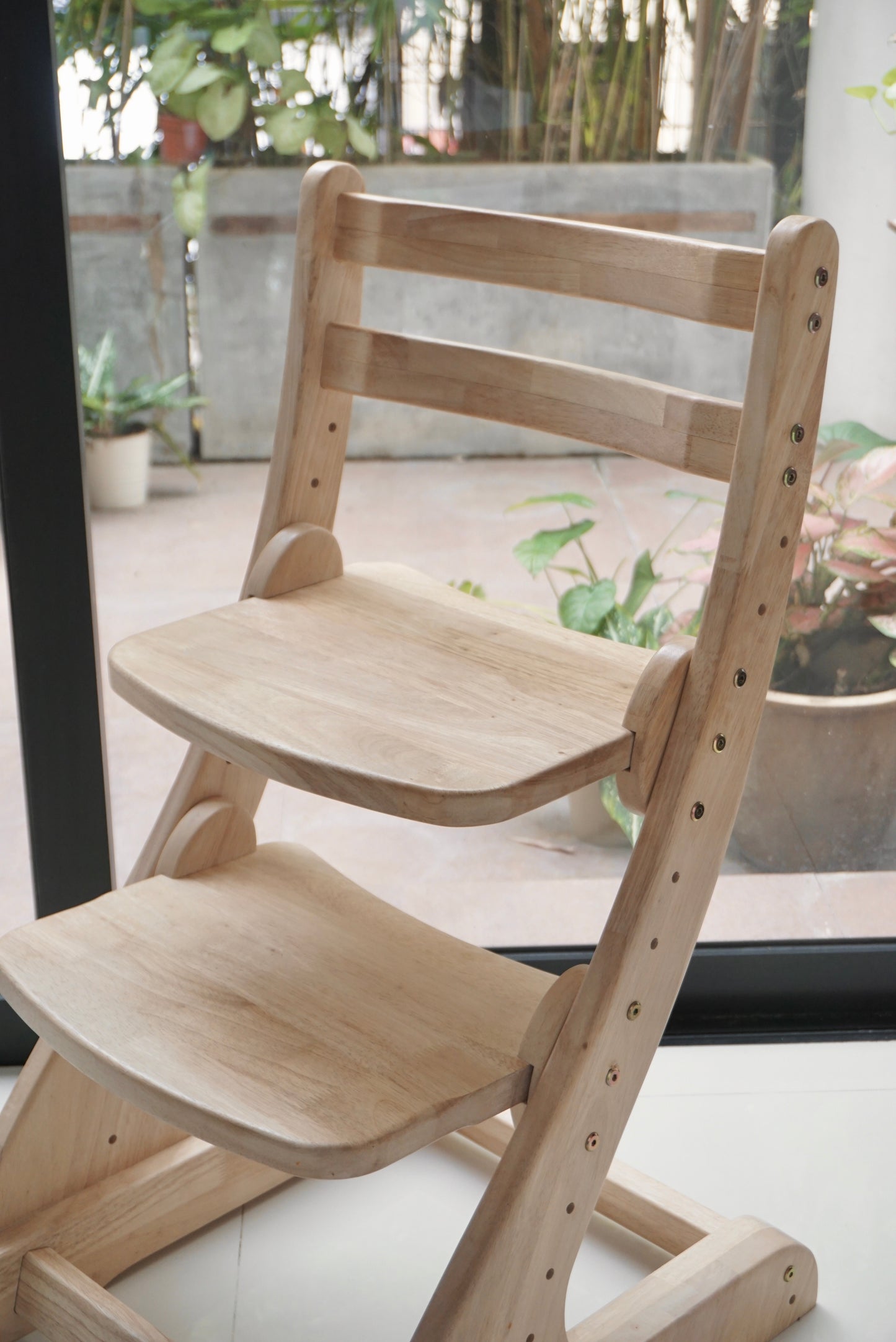 Santai High Chair